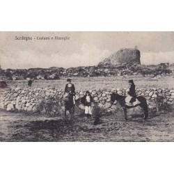 SARDEGNA COSTUMI E MURAGLIE  VIaggiata 1913 ( nello sfondo nuraghe di Torralba)